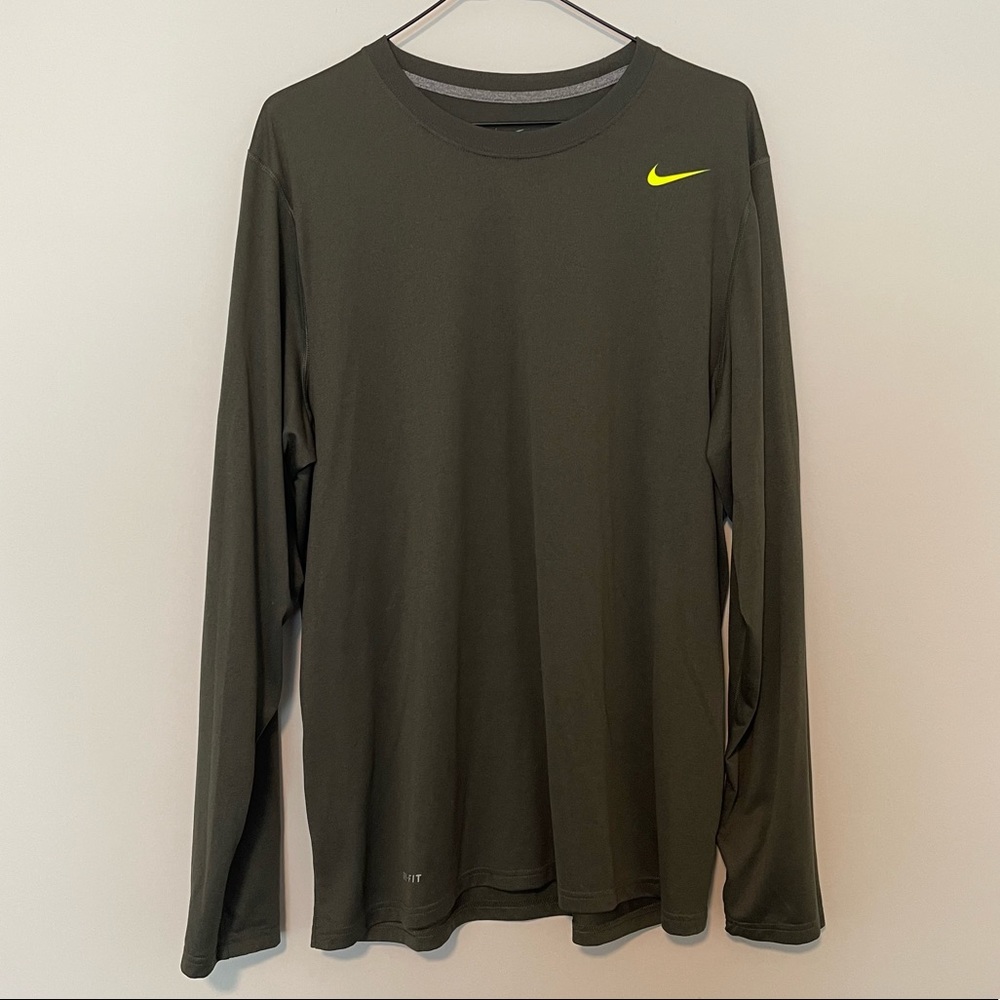 Nike Mens Large Dri-Fit Long Sleeve Shirt!